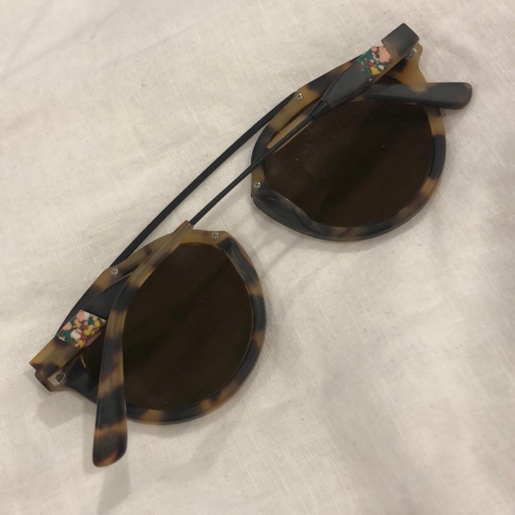 Westward Leaning Flower 13 sunglasses - Picture 4 of 4